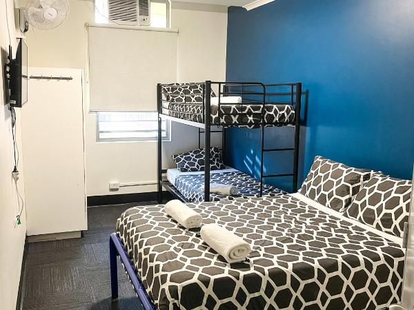 MOM Darwin : photo 3 de la chambre private four share with bathroom