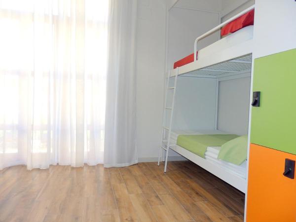 Urban Youth Hostel : photo 3 de la chambre lit superposé dans dortoir mixte de 4 lits