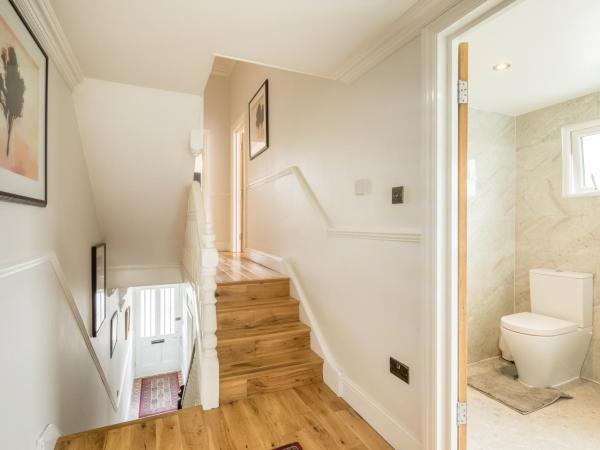 Tulse Hill Luxury Cosy Rooms : photo 7 de la chambre chambre double avec salle de bains commune