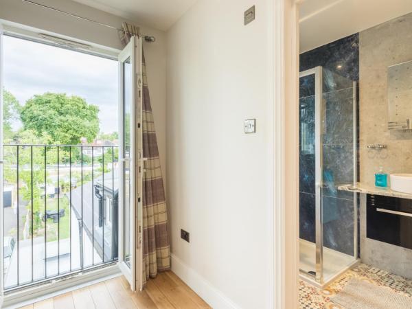 Tulse Hill Luxury Cosy Rooms : photo 8 de la chambre chambre double avec salle de bains privative