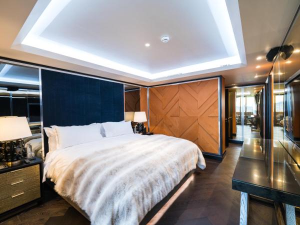 FIVE Zurich - Luxury City Resort : photo 3 de la chambre suite viens jouer avec balcon