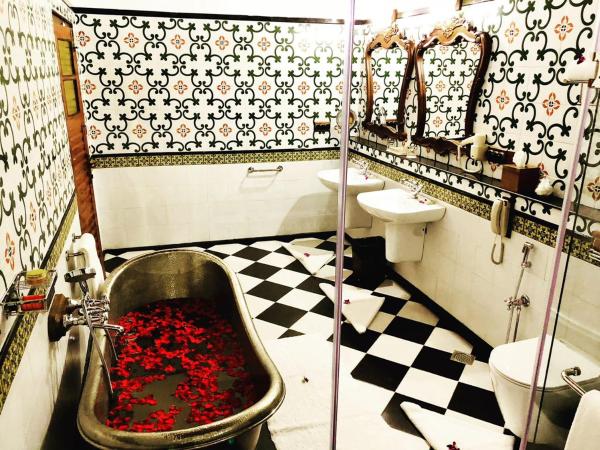 Forte Kochi : photo 4 de la chambre sovereign with 10% discount on food, 20% discount on ayurmana, and one and a half-hour guided heritage walk from 7 am to 8:30 am