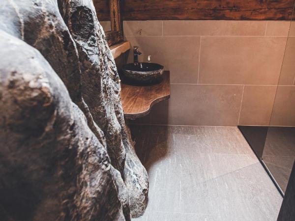 Les Mazots des Fées : photo 2 de la chambre chambre double deluxe avec balcon