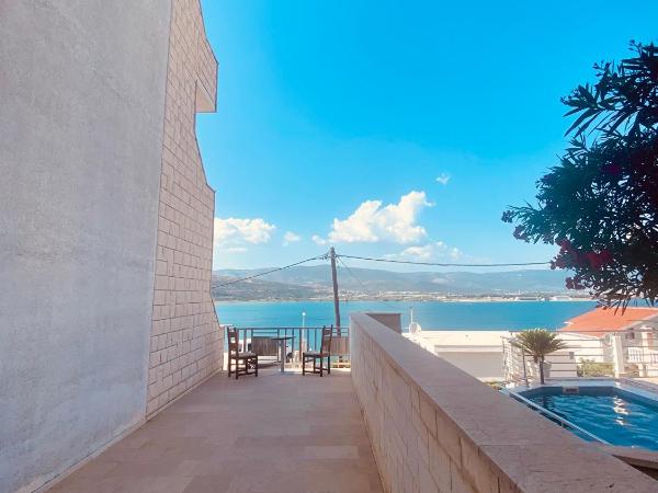 Hotel Buenavista Beach House Trogir : photo 4 de la chambre chambre double deluxe - vue latérale sur mer