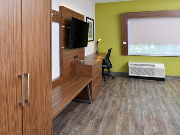 Holiday Inn Express Orlando - South Park, an IHG Hotel : photo 5 de la chambre chambre lit king-size - accessible aux personnes à mobilité réduite / adapté aux malentendants