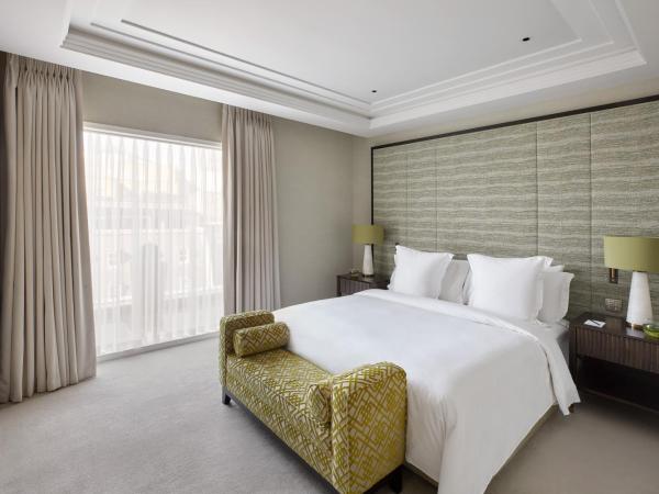 Four Seasons Hotel London at Ten Trinity Square : photo 4 de la chambre hbergement the crown residence