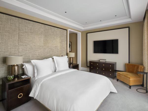 Four Seasons Hotel London at Ten Trinity Square : photo 3 de la chambre three bedroom panoramic view hotel residence