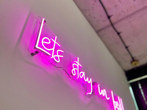 NEON APARTMENTS : photo 3 de la chambre appartement deluxe