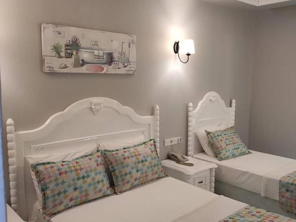 Hotel Grand Levent : photo 6 de la chambre chambre double ou lits jumeaux standard avec balcon