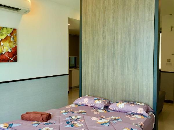 D Wharf Port Dickson Private Condo Waterfront : photo 8 de la chambre suite familiale avec balcon