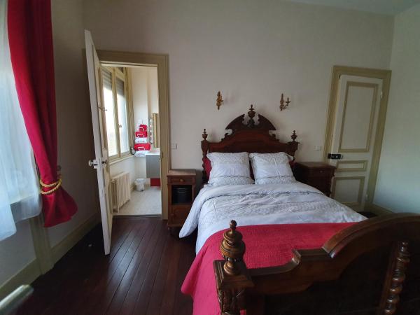 B & B Les Secrets des Loges : photo 3 de la chambre chambre double avec salle de bains privative