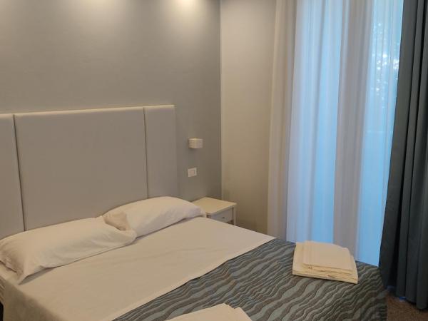 Hotel Caravel Park : photo 4 de la chambre chambre double ou lits jumeaux