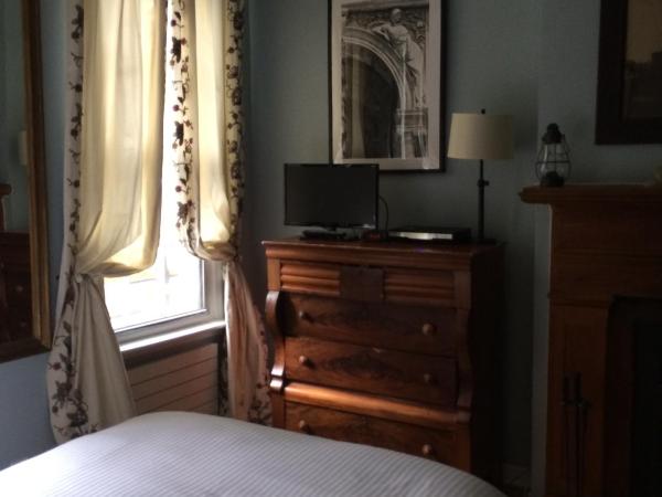 Incentra Village Hotel : photo 8 de la chambre studio washington avec grand lit et kitchenette