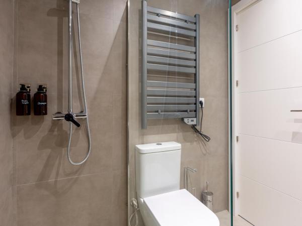 Ronda9 central suites : photo 10 de la chambre chambre double - vue sur jardin