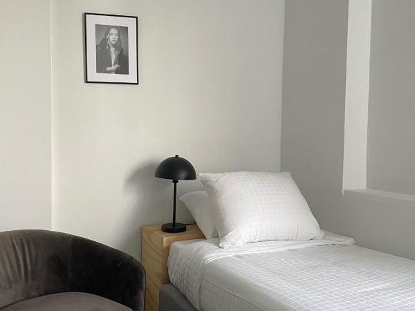 Hotel National Antwerp : photo 5 de la chambre chambre familiale confort