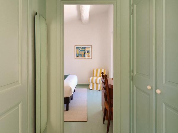 Hôtel La Tartane Saint-Tropez : photo 2 de la chambre suite mezza