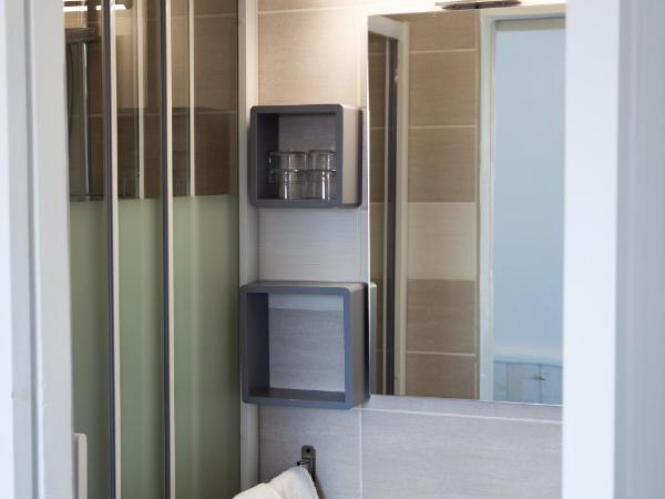 Hotel La Casa : photo 1 de la chambre chambre quadruple - vue sur mer