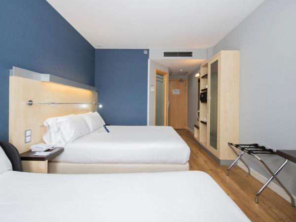 Holiday Inn Express Barcelona City 22@, an IHG Hotel : photo 1 de la chambre chambre familiale