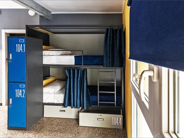 Marathon Hostel : photo 1 de la chambre bed in 6-bed female dormitory room with private internal bathroom