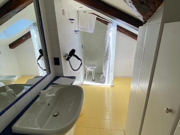 Artua'&Solferino : photo 4 de la chambre family room -attic with terrace