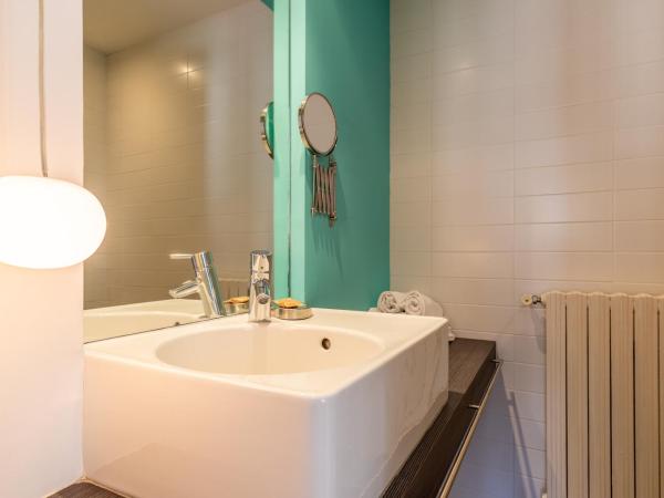 Hôtel De La Vallée : photo 9 de la chambre chambre double avec balcon - côté mer