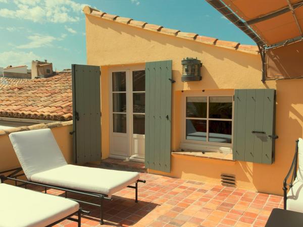 Hotel la Ponche : photo 6 de la chambre chambre prestige tropézienne avec terrasse - vue sur mer