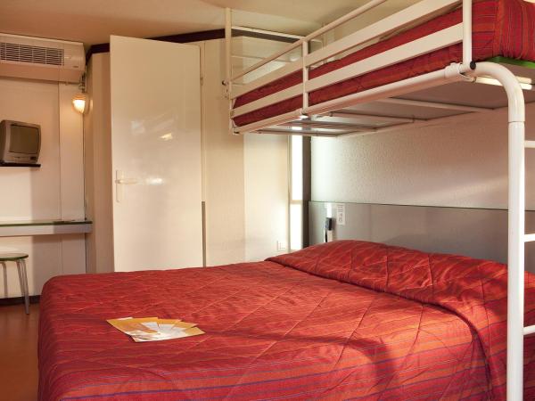 Premiere Classe Evreux : photo 5 de la chambre chambre triple (1 lit double et 1 lit simple)