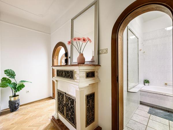 Stylish Homes Downtown Buda : photo 4 de la chambre chambre double