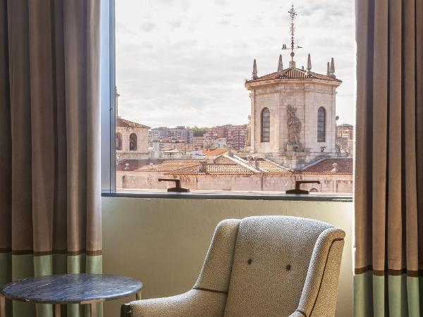 Hotel Bahía : photo 8 de la chambre chambre double ou lits jumeaux (1 adulte) - vue sur ville