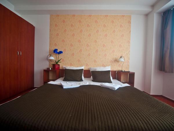 Canada Hotel Budapest : photo 1 de la chambre chambre standard lit queen-size