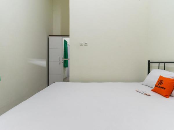 KoolKost Syariah near LRT Boulevard Selatan Station - Minimum Stay 6 Nights : photo 2 de la chambre chambre double standard