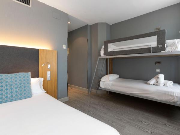 Petit Palace Alcalá : photo 9 de la chambre chambre sextuple (6 adultes)