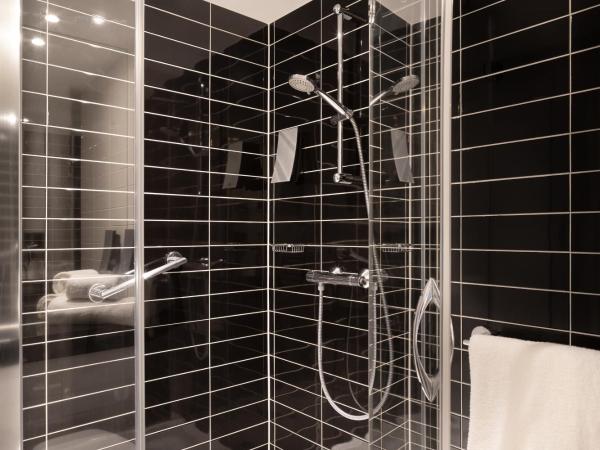 Holiday Inn Express Toulon - Est, an IHG Hotel : photo 5 de la chambre chambre standard