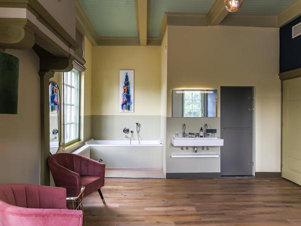 Hotel Corps de Garde : photo 6 de la chambre chambre double deluxe avec baignoire