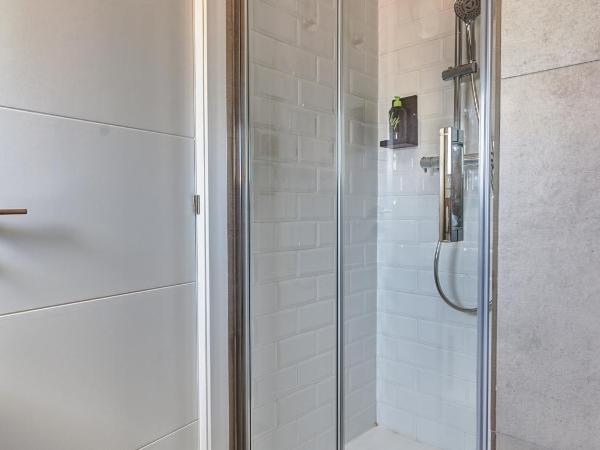 limehome Madrid Calle de Fomento - Digital Access : photo 4 de la chambre appartement 1 chambre sous les combles