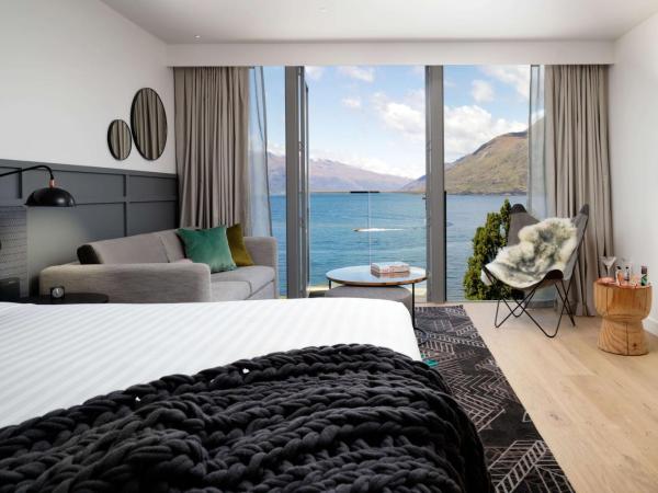 QT Queenstown : photo 3 de la chambre hébergement lit king-size - lac