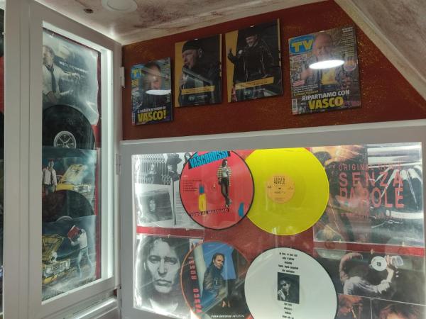 Elvis - Marilyn - Vasco Rossi - Airport Catania Center : photo 9 de la chambre chambre double