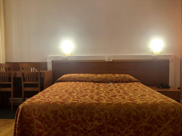 Hotel Eden : photo 2 de la chambre chambre double ou lits jumeaux