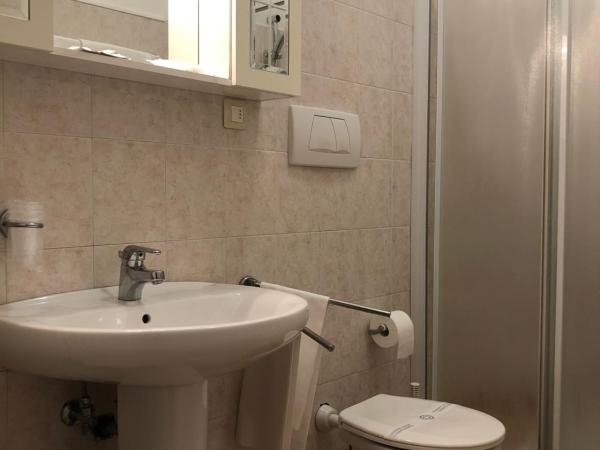 Hotel Eden : photo 7 de la chambre chambre quadruple