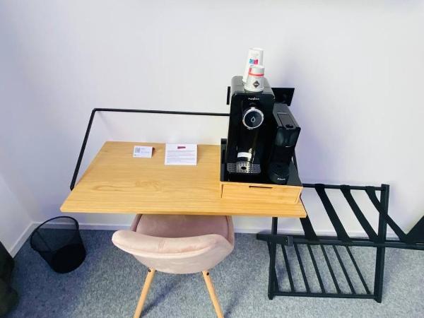 BED Cauchy : photo 2 de la chambre chambre double avec salle de bains privative