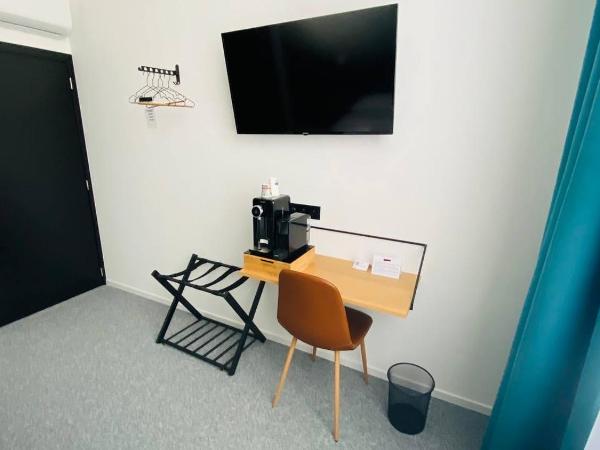 BED Cauchy : photo 2 de la chambre chambre double avec salle de bains privative