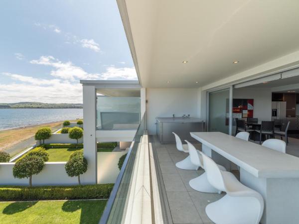 Sacred Waters Taupo : photo 4 de la chambre appartement 3 chambres face au lac