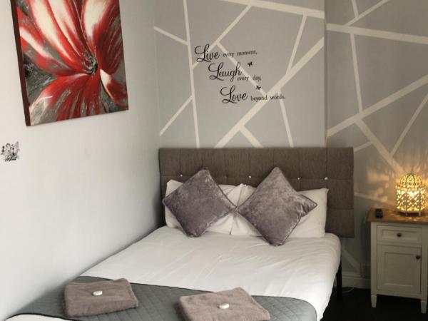 Queens Guesthouse Manchester : photo 10 de la chambre chambre double
