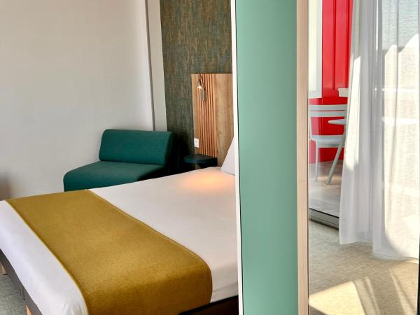 The Originals City, Hôtel Le Puech, Narbonne : photo 2 de la chambre chambre triple confort