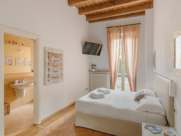 Quarenghi16 : photo 1 de la chambre suite familiale avec balcon