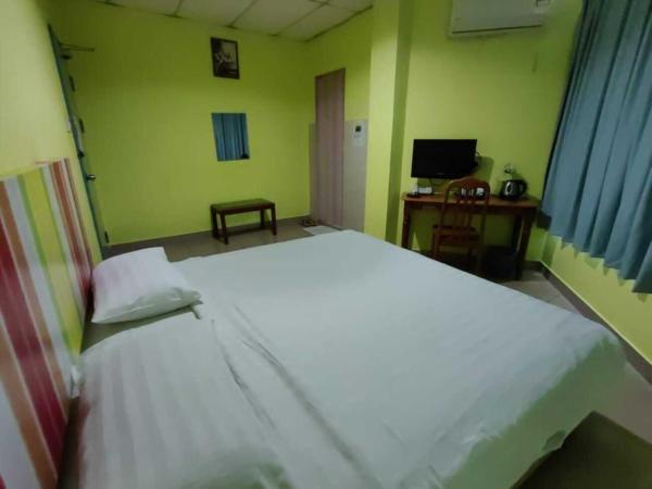 Century Hotel Inanam : photo 1 de la chambre chambre lit king-size