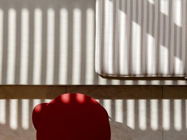 The Newel Psychiko : photo 4 de la chambre suite penthouse avec bain à remous privé