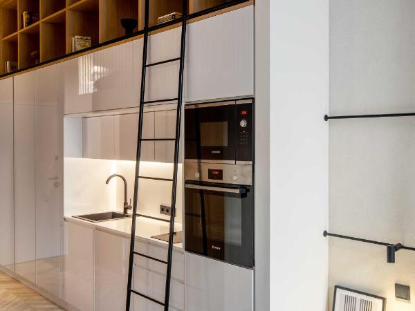 The Newel Psychiko : photo 4 de la chambre loft deluxe avec bain à remous privé