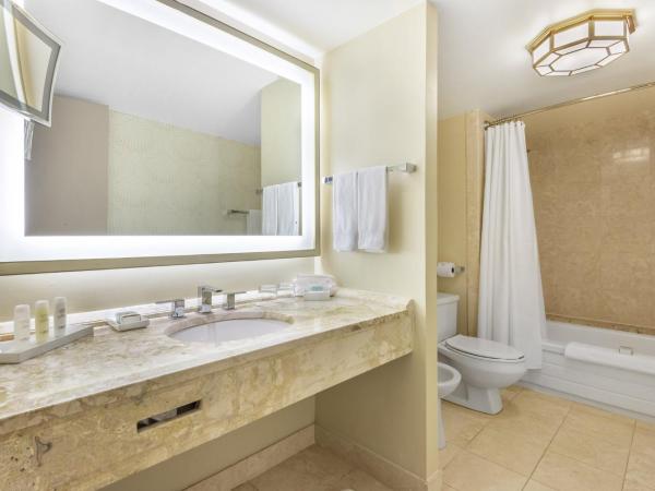 Omni Mont-Royal Hotel : photo 5 de la chambre chambre lit king-size premium