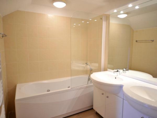 Lagrange Vacances - Résidence Jardin Mauresque : photo 1 de la chambre appartement standard en duplex (4-6 adultes)